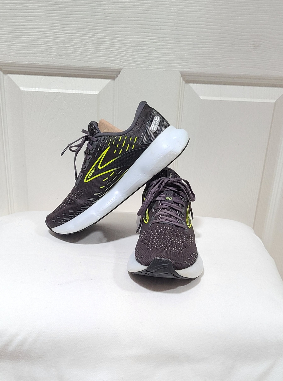 Brooks Glycerin 20 Women's Black Running Shoes with Neon Yellow Accent Size 7 - Picture 4 of 16